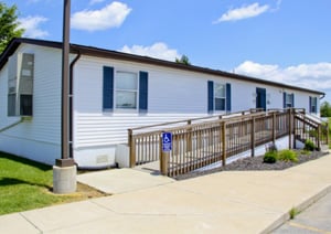 wheelchair-accessible-mobile-office-2